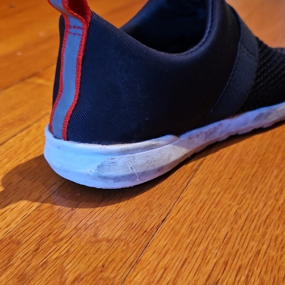 Kids Sz 11 Water Shoes, Mesh Toe, Thick Sole, Velcro - Picture 12 of 14